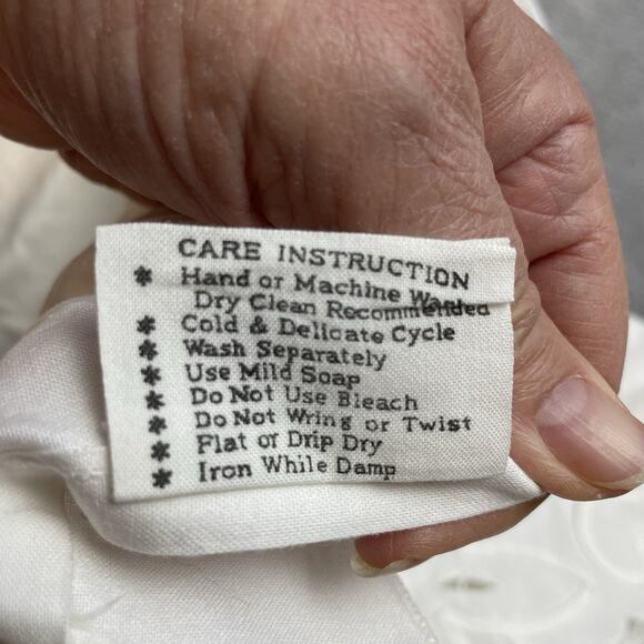 Sunham Embroidered Pillow Sham (1) Standard Size White Scalloped Edge Victorian - Picture 4 of 7